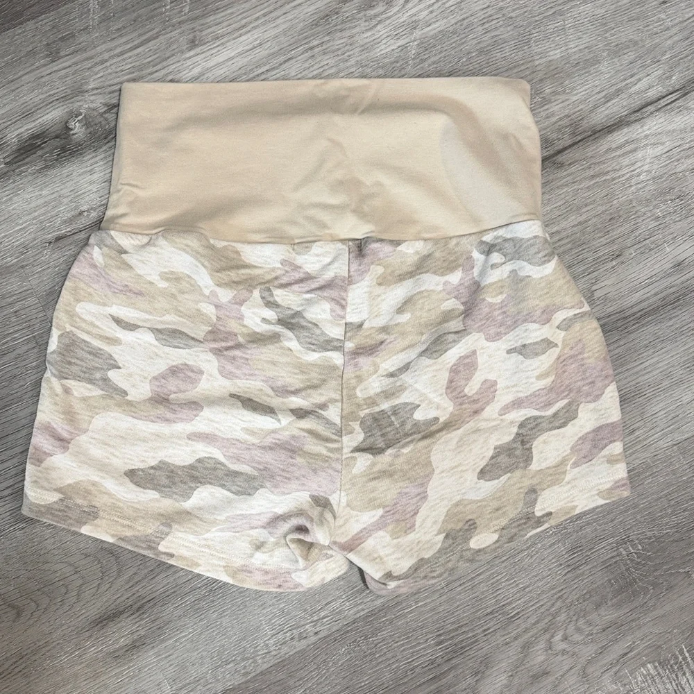 SUPER SOFT Camo Maternity Shorts